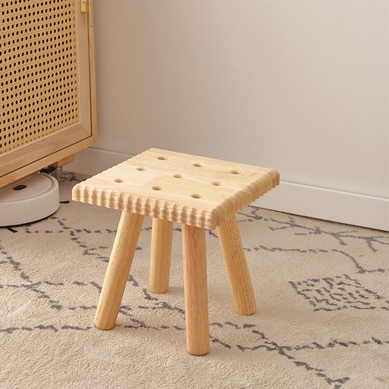 Petit banc à l'ancienne en bois massif