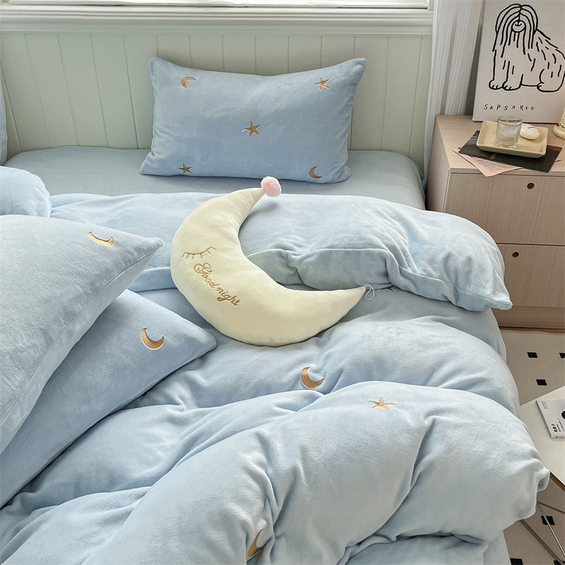 Parure de lit quatre pièces en velours laiteux de style princesse apaisante