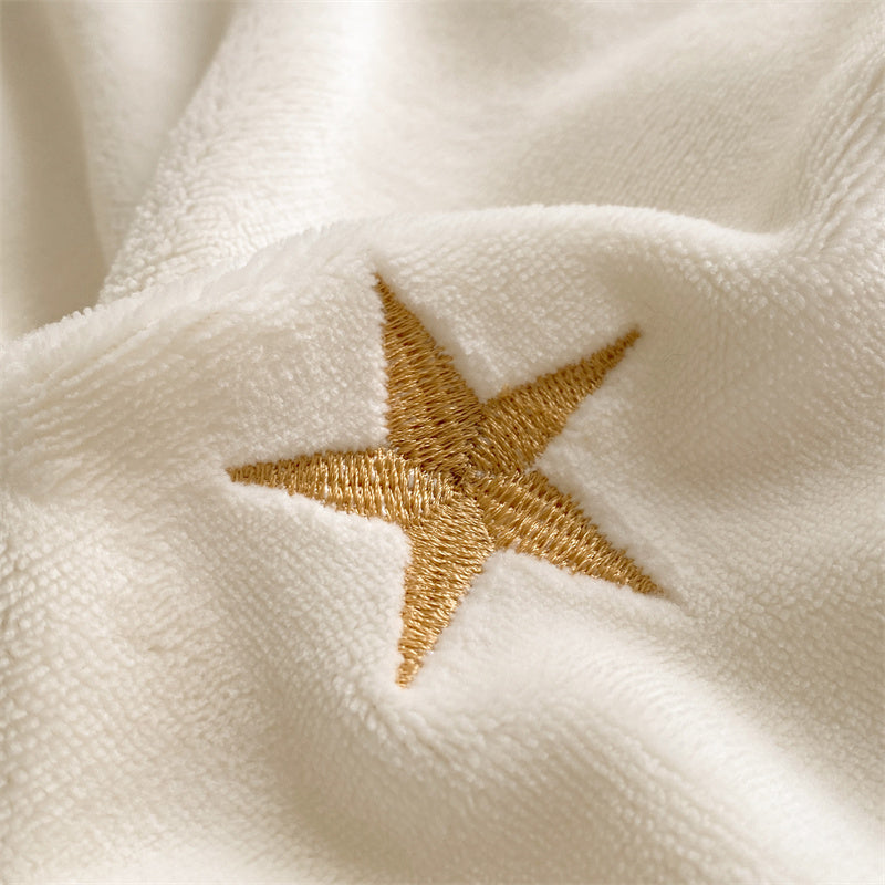 Parure de lit quatre pièces en velours laiteux de style princesse apaisante