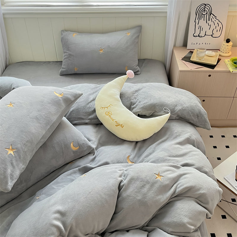 Parure de lit quatre pièces en velours laiteux de style princesse apaisante